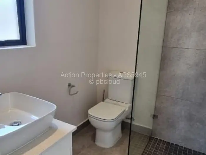 Townhouse/Complex/Cluster to Rent in Newlands