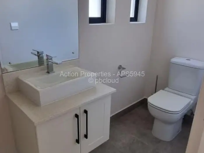 Townhouse/Complex/Cluster to Rent in Newlands