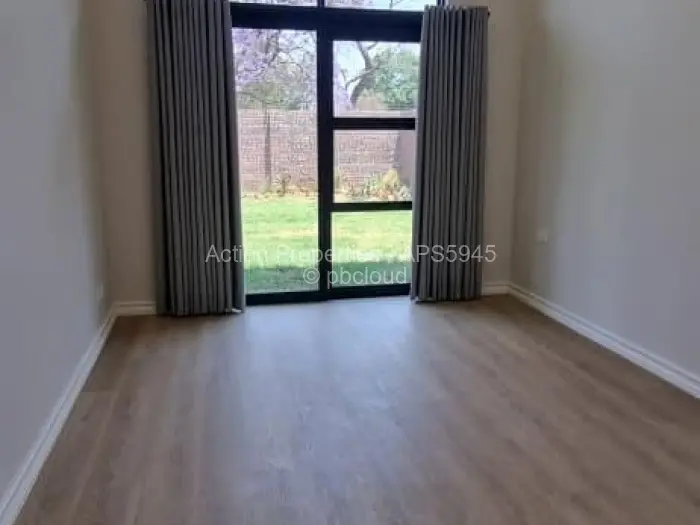 Townhouse/Complex/Cluster to Rent in Newlands