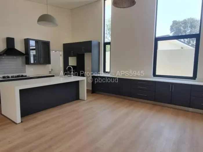 Townhouse/Complex/Cluster to Rent in Newlands