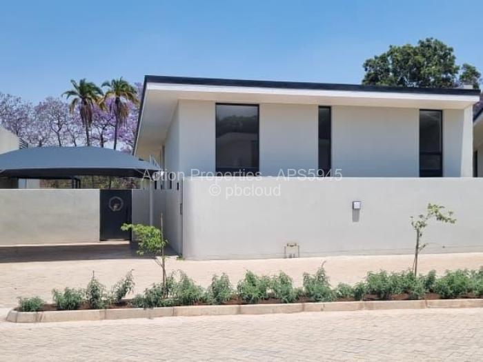 Townhouse/Cluster to Rent in Newlands, Harare