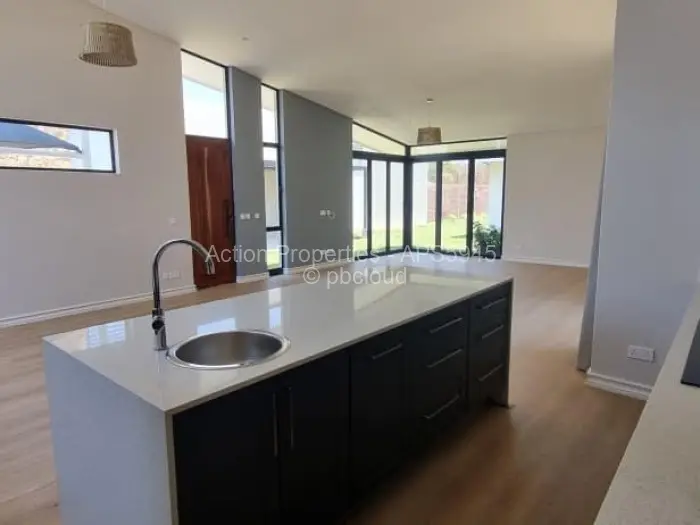 Townhouse/Complex/Cluster to Rent in Newlands