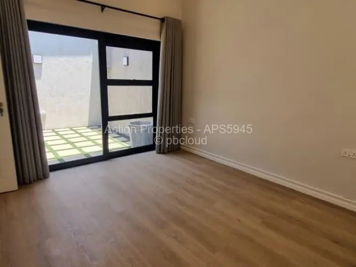 Townhouse/Complex/Cluster to Rent in Newlands