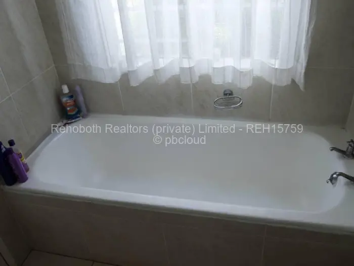 Townhouse/Complex/Cluster to Rent in Westgate