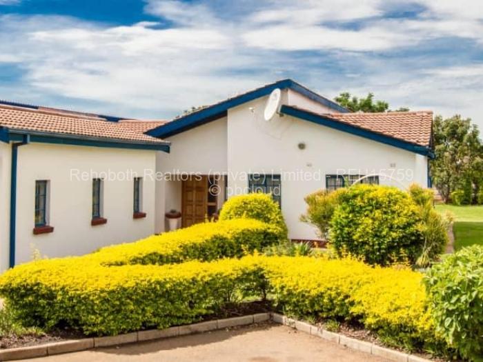 Townhouse/Cluster to Rent in Westgate, Harare