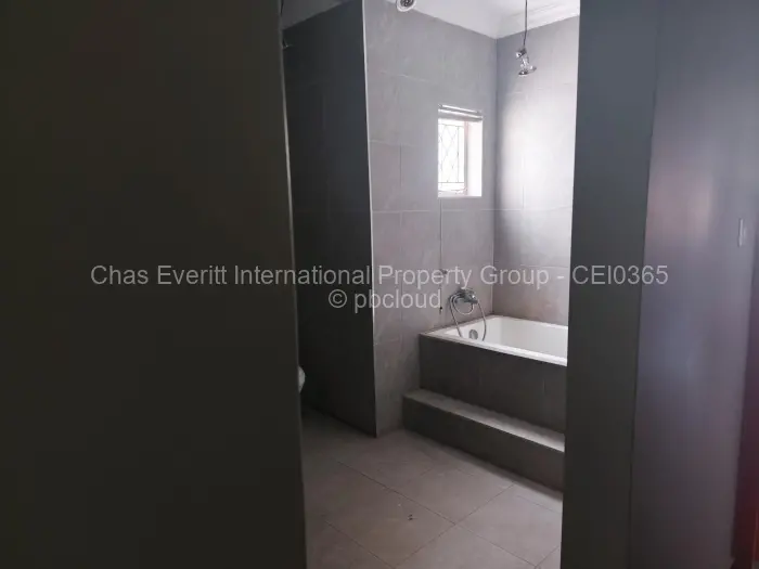 2 Bedroom Cottage/Garden Flat to Rent in Greystone Park