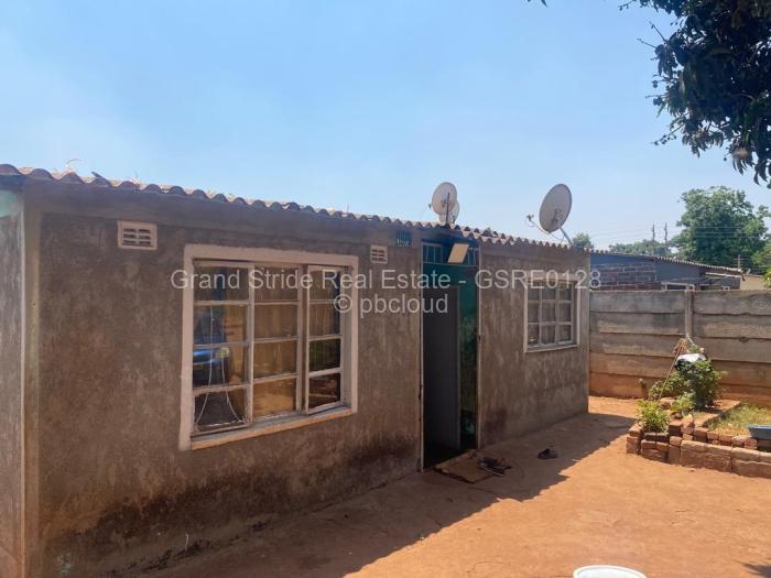 5 Bedroom House for Sale in Kambuzuma, Harare