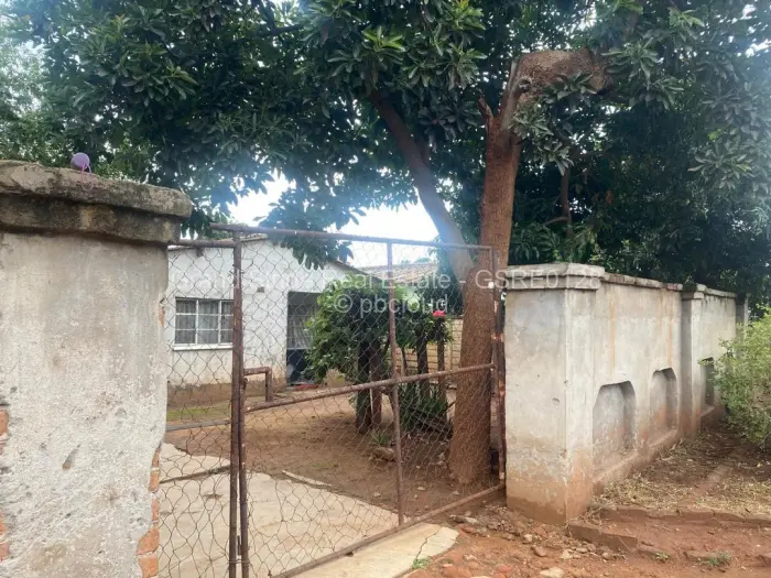 5 Bedroom House for Sale in Kambuzuma, Harare