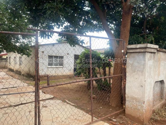 5 Bedroom House for Sale in Kambuzuma, Harare