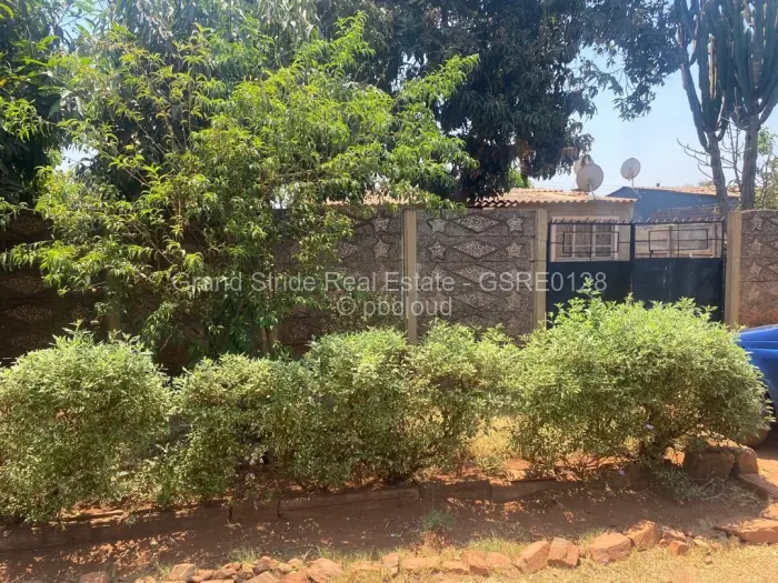 5 Bedroom House for Sale in Kambuzuma, Harare