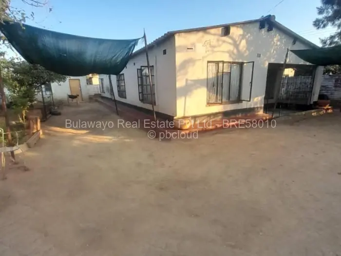 4 Bedroom House for Sale in Nkulumane, Bulawayo