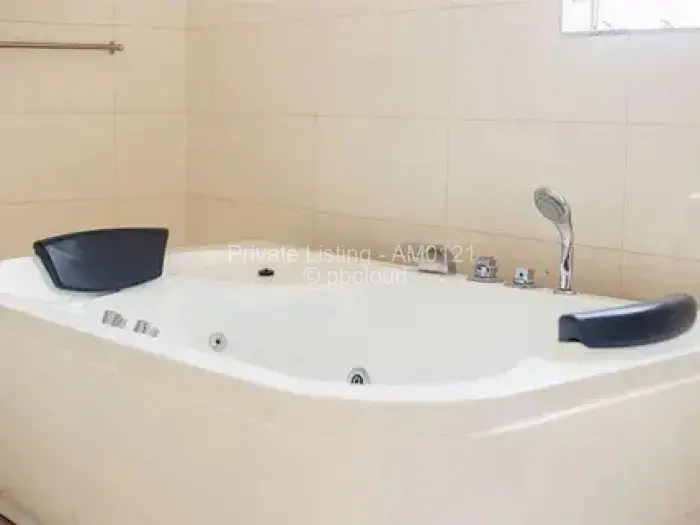 9 Bedroom House to Rent in Pomona