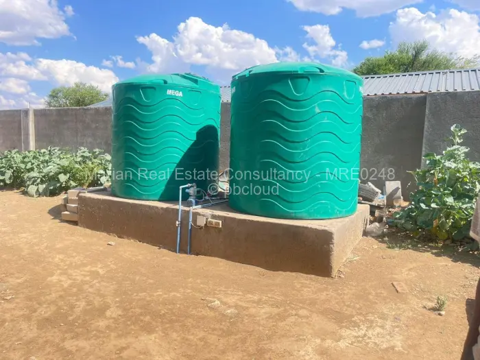 5 Bedroom House to Rent in Selbourne Park, Bulawayo