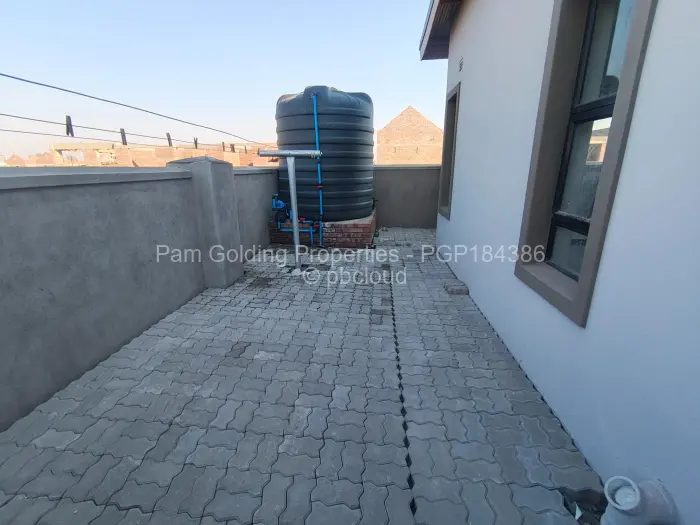 Townhouse/Complex/Cluster to Rent in Arlington
