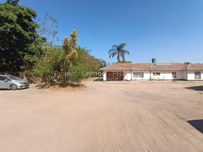 5 Bedroom House to Rent in Greendale, Harare