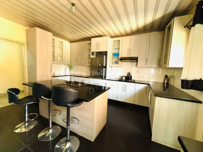 7 Bedroom House for Sale in Hatfield, Harare