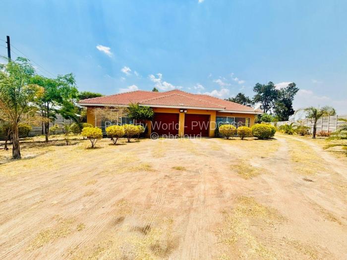7 Bedroom House for Sale in Hatfield, Harare