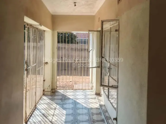 3 Bedroom House for Sale in Chipukutu Park, Ruwa
