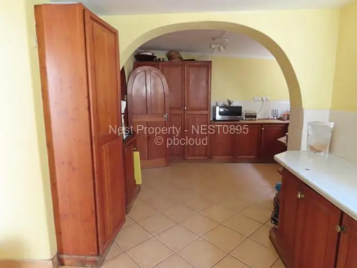 6 Bedroom House for Sale in Ballantyne Park, Harare