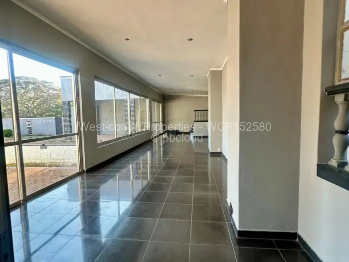 Commercial Property to Rent in Highlands