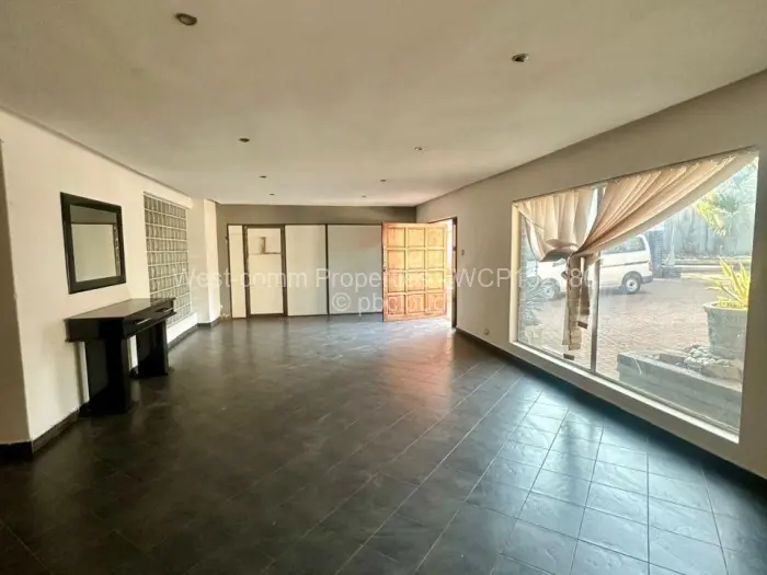 Commercial Property to Rent in Highlands