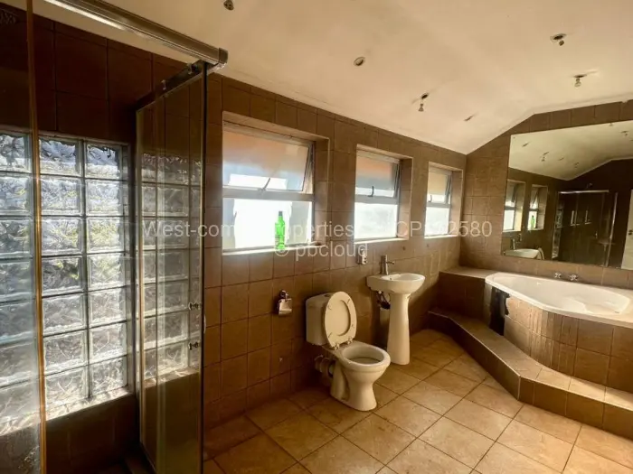 Commercial Property to Rent in Highlands