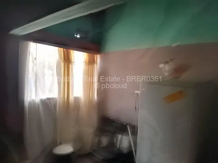 8 Bedroom House for Sale in Budiriro, Harare
