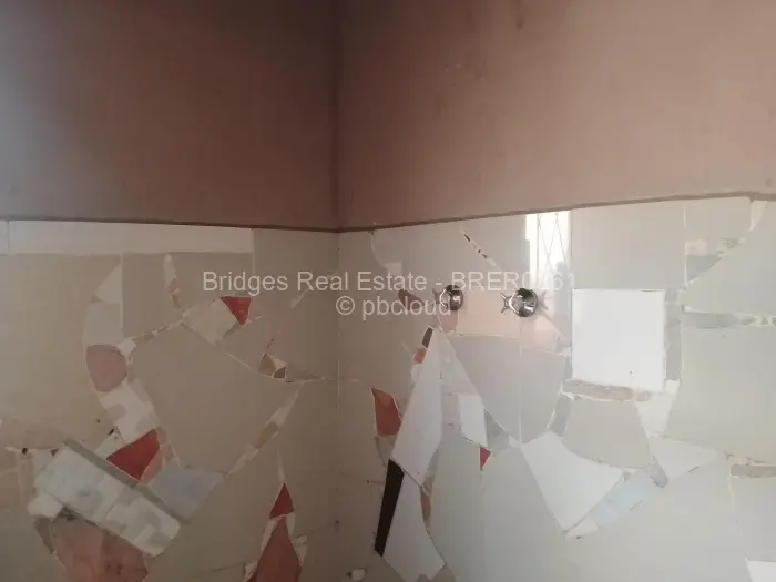 8 Bedroom House for Sale in Budiriro, Harare