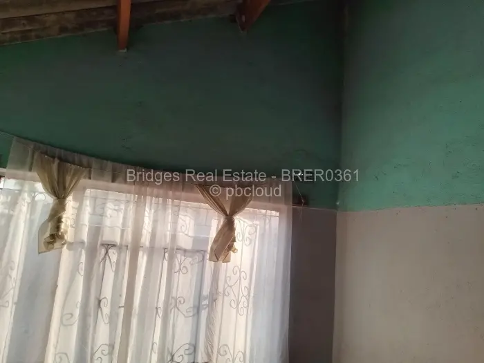 8 Bedroom House for Sale in Budiriro, Harare