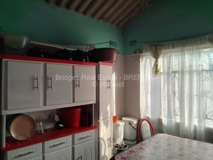 8 Bedroom House for Sale in Budiriro, Harare