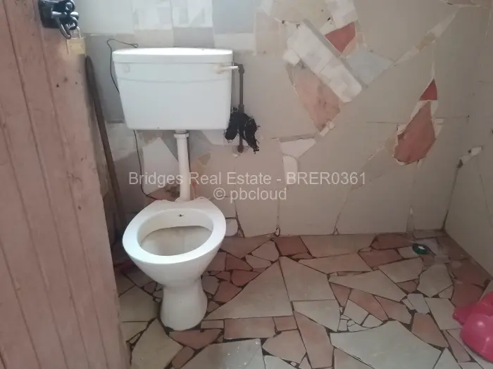 8 Bedroom House for Sale in Budiriro, Harare