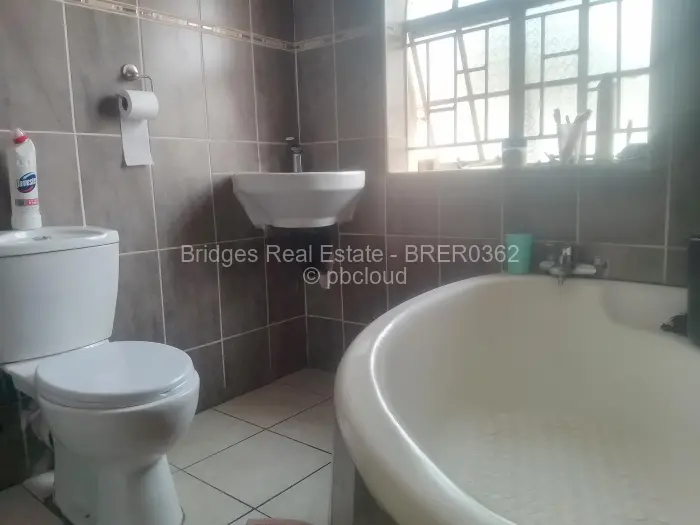 4 Bedroom House for Sale in Waterfalls, Harare