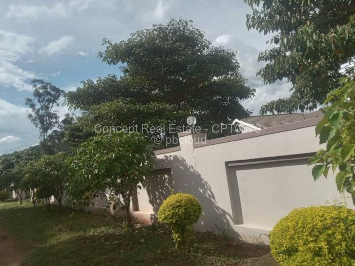 5 Bedroom House to Rent in Borrowdale Brooke, Harare