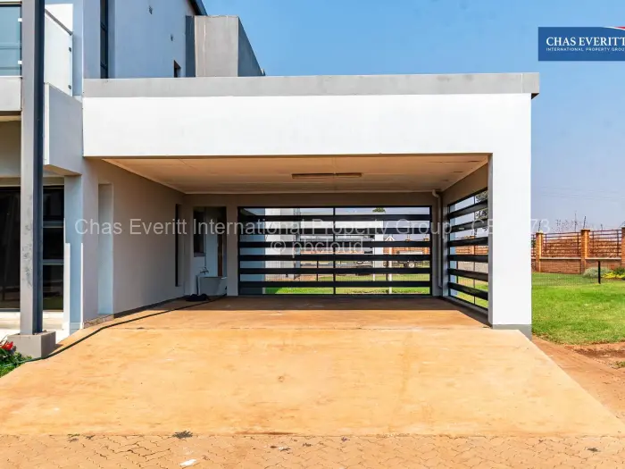 Townhouse/Complex/Cluster to Rent in Fairview