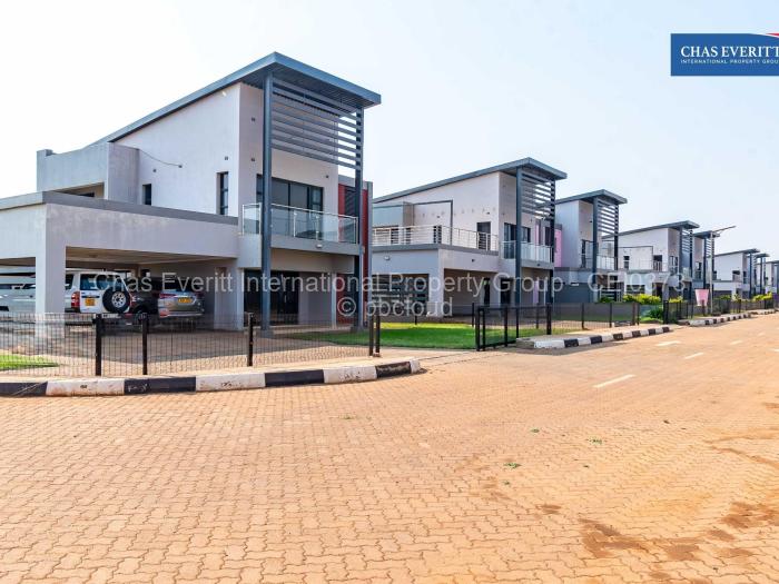 Townhouse/Cluster to Rent in Fairview, Harare