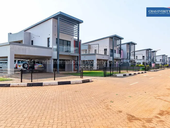 Townhouse/Complex/Cluster to Rent in Fairview