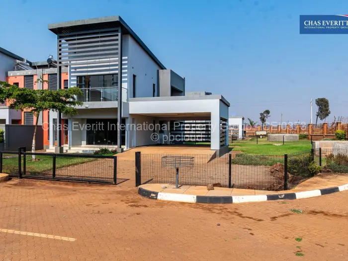 Townhouse/Complex/Cluster to Rent in Fairview