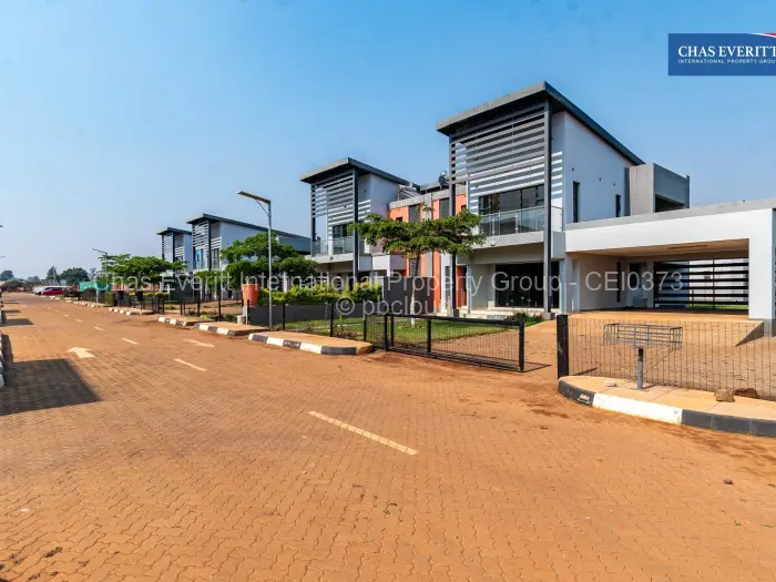 Townhouse/Complex/Cluster to Rent in Fairview