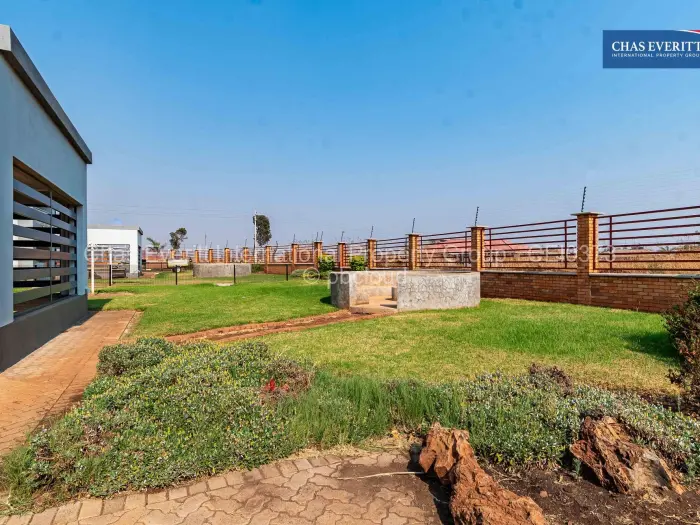 Townhouse/Complex/Cluster to Rent in Fairview