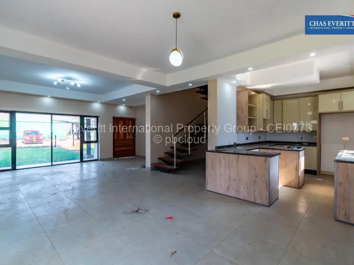 Townhouse/Complex/Cluster to Rent in Fairview