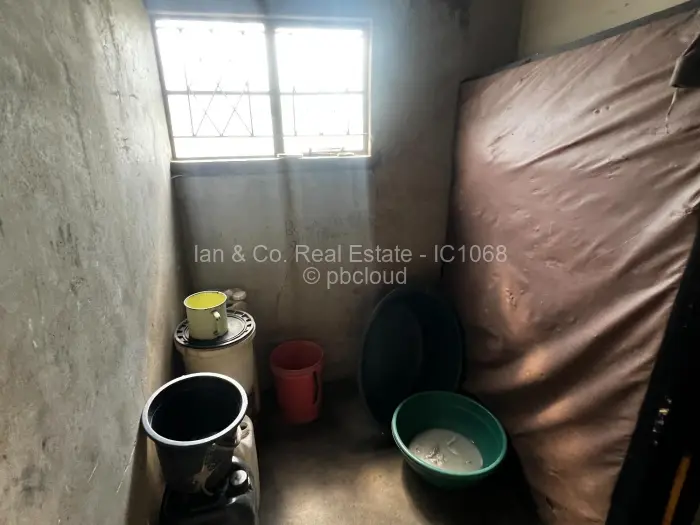 2 Bedroom House for Sale in Emakhandeni, Bulawayo