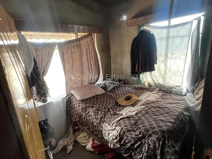 2 Bedroom House for Sale in Emakhandeni, Bulawayo