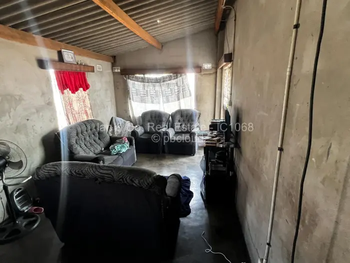 2 Bedroom House for Sale in Emakhandeni, Bulawayo