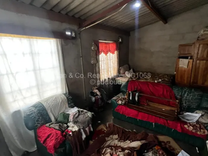 2 Bedroom House for Sale in Emakhandeni, Bulawayo