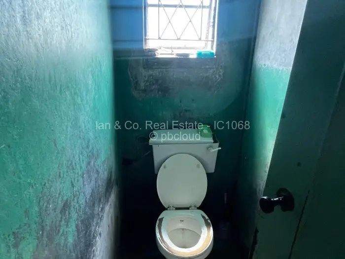 2 Bedroom House for Sale in Emakhandeni, Bulawayo