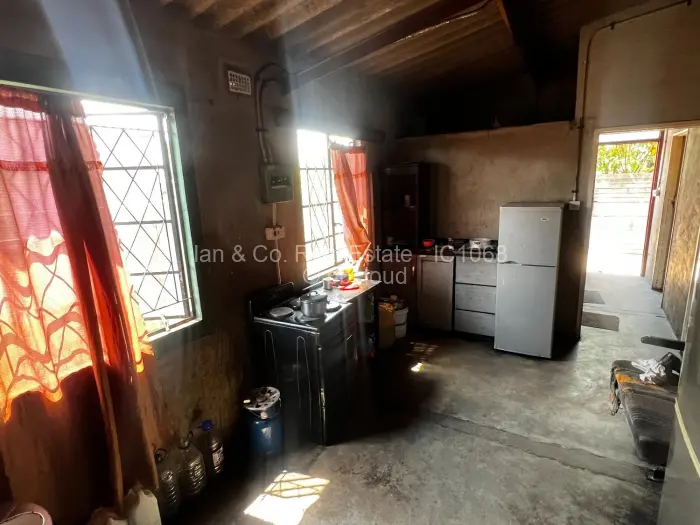 2 Bedroom House for Sale in Emakhandeni, Bulawayo
