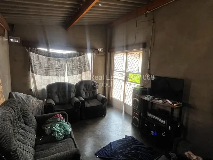 2 Bedroom House for Sale in Emakhandeni, Bulawayo