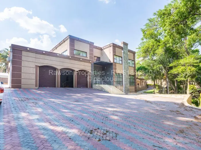 5 Bedroom House for Sale in Glen Lorne, Harare