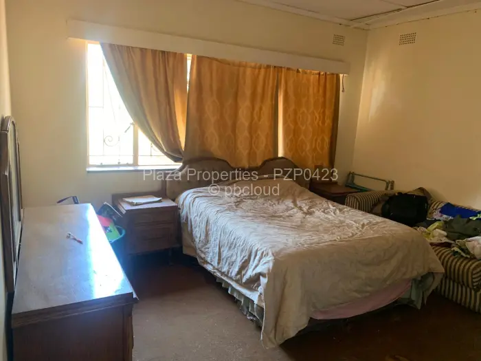 4 Bedroom House for Sale in Matsheumhlope, Bulawayo