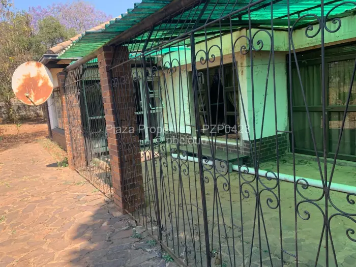 4 Bedroom House for Sale in Matsheumhlope, Bulawayo